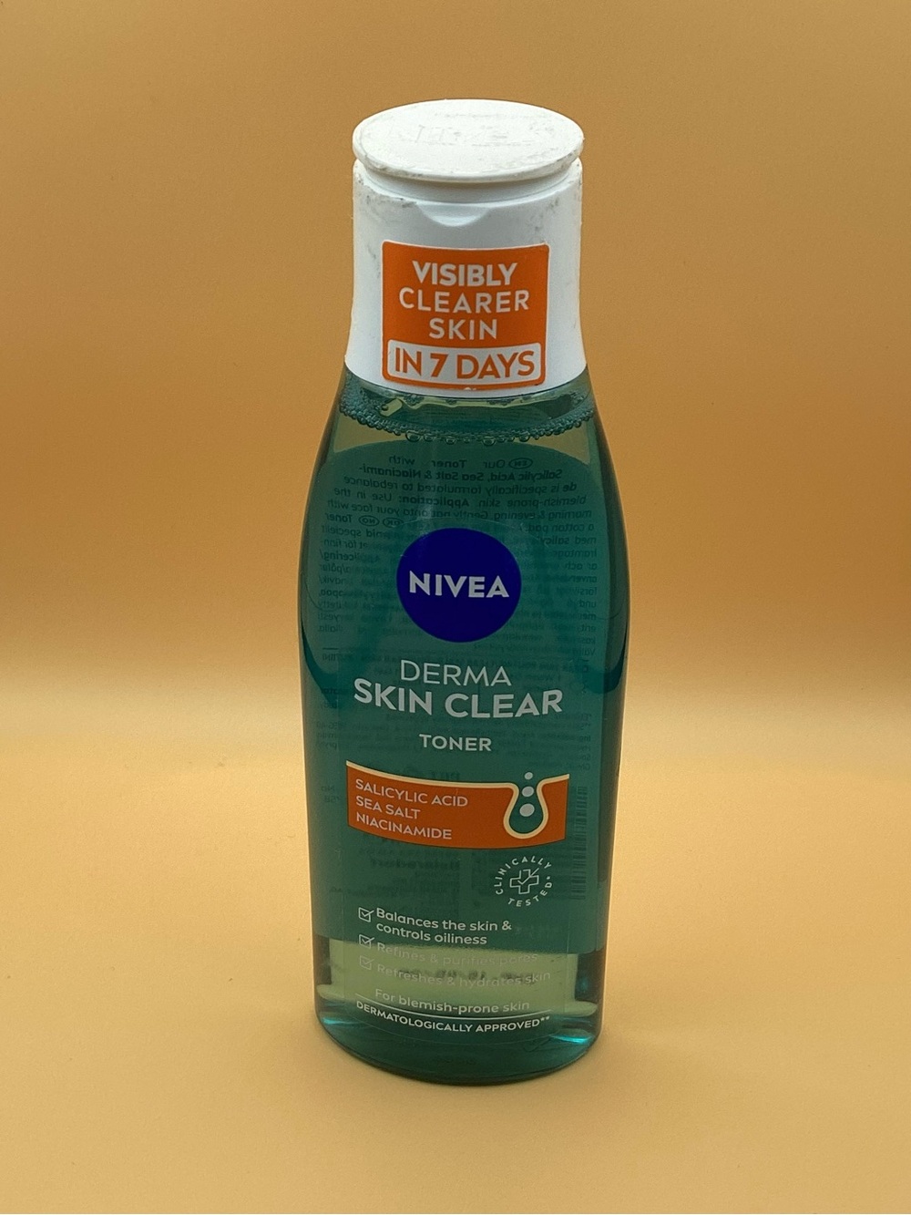 NIVEA Derma Skin Clear Toner — Green